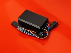 VESPA PX 2 TEMPI SIP TACHIMETRO DIGITALE 12V SCATOLA PROTEZIONE SOVRATENSIONI DI POTENZA - Foto 1 di 5