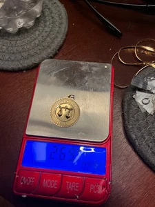SCHÖNER VINTAGE 14K GOLD 2,69 GRAMM ANHÄNGER WAAGE WAAGE HOROSKOP - Bild 1 von 3