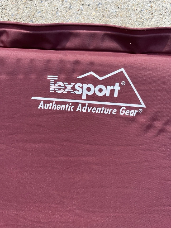 Almohadilla de colchón inflable Texsport Auténtica Gear 68”L X 22”W granate de colección  Foto 1 de 4