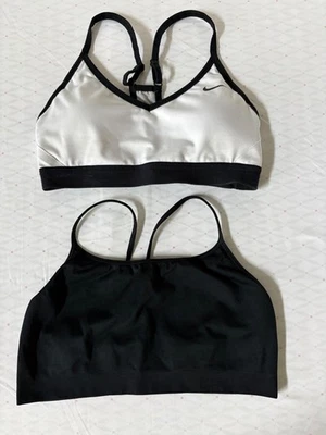 Lote Mixto de 2 Sujetadores Deportivos Atléticos Para Mujer Talla S Negro/Blanco Foto 1 de 4