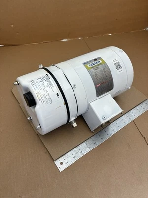 Leeson 116463.00 Epoxy Washdown Brakemotor 1/2HP 3 Phase - Image 1 of 4