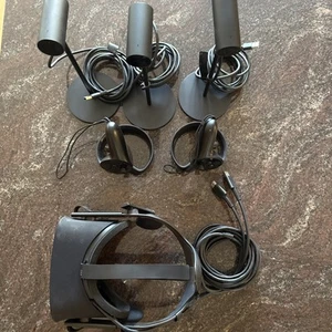 Oculus Rift CV1 + Touch VR Virtual Reality Headset *3* Sensors plus controllers - Picture 1 of 4