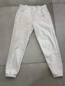 Women’s TNA Sweatpants Size M Gray Sweat fleece Boyfriend Fit Cozy Fleece - Picture 1 of 13