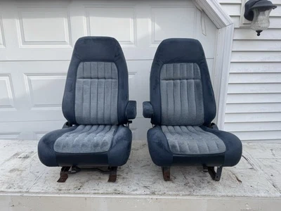 Par de asientos con canastilla azul Chevrolet GMC C/K Silverado Sierra 88-94 Foto 1 de 4