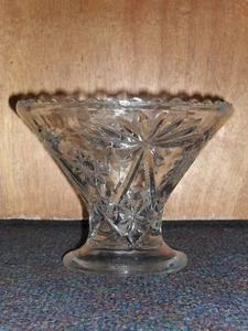 Anchor Hocking Star of David Glass Center Piece - Flowery design - 6 1/2'' tall - Picture 1 of 3