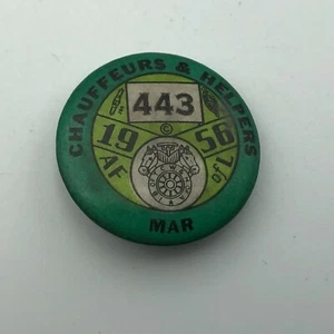 Prendedor de botón Pinback Unión Choferes Teamsters insignia vintage Bastian MARZO 1956 - Imagen 1 de 11