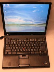 IBM thinkpad T40 Laptop working Retro - Picture 1 of 8