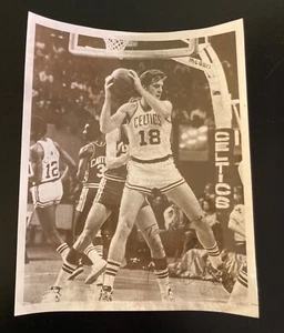 Dave Cowens Signed 8X10 Black & White Glossy - Boston Celtics - Picture 1 of 2