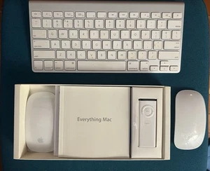 Apple A1314 Keyboard & 2 XA1296 Mouse & Remote A1156 Good Condition - Picture 1 of 5