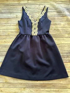 Vestido Lilly Pulitzer Jane Shift Vestido Mediano Azul Marino Dorado Acentos Sin Mangas - Imagen 1 de 8