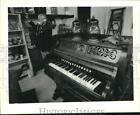 1990 Press Photo A pump organ at Old Stuff Antiques owned by Carl Handley