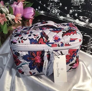 Vera Bradley Kosmetik gesteppte Baumwolle Zug Etui Weinberg Blumenmuster neu mit Etikett UVP 59 $ - Bild 1 von 12