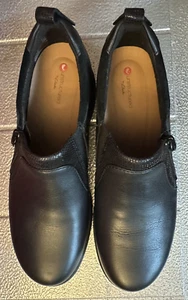 Clarks UnStructured Un Adorn ZIP Women's Black Leather Shoes Size 7.5 N Slip On - Picture 1 of 18