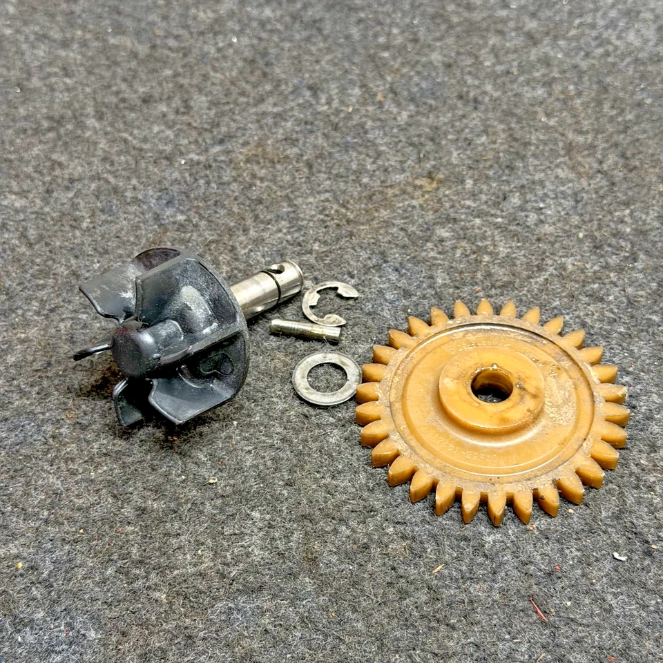 00-23 Suzuki DRZ400S OEM BOMBA DE AGUA EJE IMPULSOR TRANSMISIÓN ENGRANAJE PASADOR REFRIGERANTE Foto 1 de 3