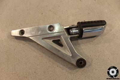 1984 Honda V30 Magna VF500C SUPORTE DE PEG TRASEIRO PASSAGEIRO VF 500 C 84 - Imagem 1 de 4