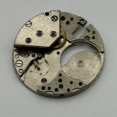 Peseux P 170 Watch Movement Manual Wind Vintage Swiss Incomplete Parts 23.6mm - Image 1 of 4