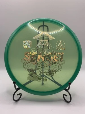 Discmania Sensei – Active Premium – Emerald Green Gold Foil – 8.5/10 Putter - Image 1 of 2