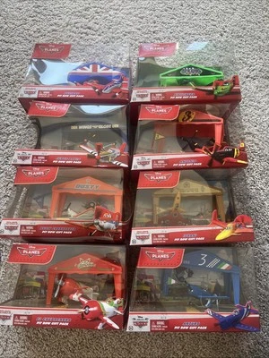 Planes Pit Row Gift Pack Full Set Some Damage - Image 1 of 4