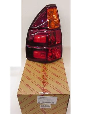 LENTE DE LUZ TRASERA PARA CONDUCTORES DE FÁBRICA LEXUS 2003-2007 GX470 81561-60650 Foto 1 de 2