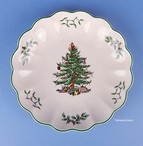 Spode CHRISTMAS TREE, 8 1/2" Round Fluted Dish, MINT UNUSED Condition w/Orig Box - Picture 1 of 3