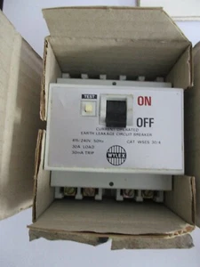 NUEVO STOCK ANTIGUO WYLEX WSES 30/4 30 AMP 30mA ELCB RCCB DISYUNTOR. - Imagen 1 de 1
