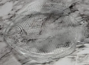 Vintage Glass Fish Dish Plate. Clear Glass. Embossed. Very Small Chip Underside - Picture 1 of 6