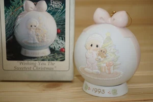 Precious Moments #530190 Wishing You The Sweetest Christmas Ball, 93 - Picture 1 of 7