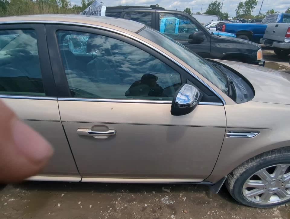 2008-2009 Ford Taurus Passenger Front Door Oem FV7ET - Image 1 of 1