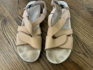 SAS tripad comfort made in USA adjustable straps beige Size 11 N G0501366 13 - Picture 1 of 13