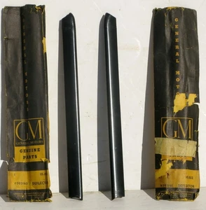1951-1952 Pontiac Chieftain 4dr NOS rear door vent wind deflectors 4593140-41 - Picture 1 of 5
