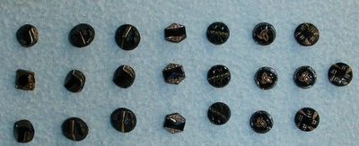 22 BOTONES DE VIDRIO NEGRO TALLADOS de colección con brillo dorado respaldos de vástago automático compañeros usados en excelente estado Foto 1 de 4