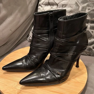 VIA SPIGA Botas de Moda de Cuero Negro con Cremallera al Tobillo Talla 8 1/2M VER NOTA EN DESC Foto 1 de 4