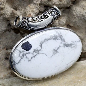 925 Silver Plated Howlite Ethnic Chunky Pendant Jewelry Size 1.6" GW - Picture 1 of 3