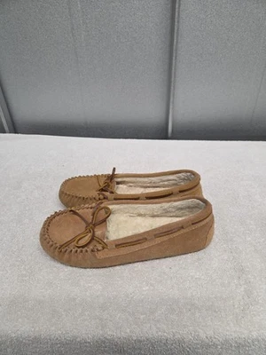 Minnetonka Moccasin Women's Slippers Hard Sole Brown/multi~Size 7 - Image 1 of 4