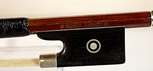Altdeutscher Violinbogen von Albert Fischer. PERNAMBUCO, silber montiert - Bild 1 von 8