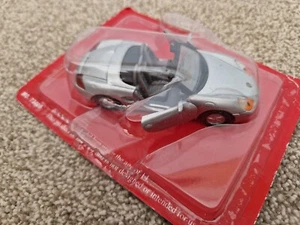 CORGI SOLIDO 1/43 CLASSIC 1966 CHEVROLET CORVETTE DIECAST MODEL CAR - Picture 1 of 3
