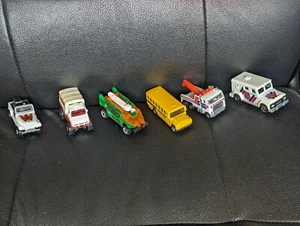 lot A ADULT OWNED 5 hot wheels NM Jeep school bus tow truck wrecker UNIMOG - Picture 1 of 16