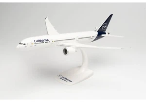 herpa 613453 Lufthansa Boeing 787-9 Dreamliner - D-ABPA “Berlin” 1:200 NEW - Picture 1 of 1