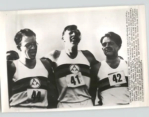 Record Runner Roger Bannister Oxford Inglaterra DE COLECCIÓN 1954 Foto de Prensa - Imagen 1 de 2