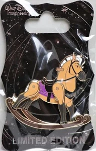 NEU D23 Walt Disney Imagineering WDI Schaukelpferd SITRON aus Frozen Pin LE 300 - Bild 1 von 3