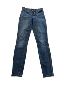 Signature By Levi Strauss Jeans Women 6M Mid-Rise Skinny Blue Denim 28x30 EUC - Picture 1 of 9