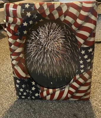 Marco de fotos de bandera americana #31769 Treasures 2 Remember con foto de fuegos artificiales 5x7 Foto 1 de 4