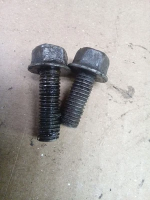 86-87 Mazda B2000 2.0 Fe Lower Radiator Hose Pipe Bolts Tube Screws - Image 1 of 3