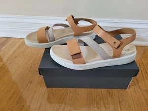 Ecco Flowt 2-Band-Sandale, Löwe, Damengröße 11-11,5 EU 42 - Bild 1 von 8