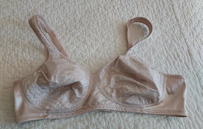 Playtex Bra Light Rose Size 42B style 4745 wireless EUC - Image 1 of 4