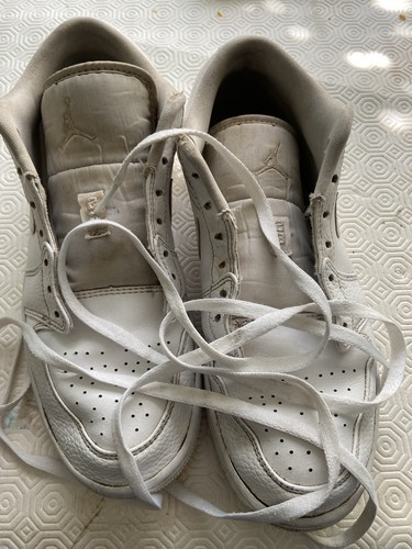 Sneakers Jordan 1 basse triple bianche taglia UK 8 uomo.