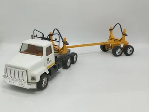 Ertl 1:24 Scale 18" Long John Deere Pressed Steel Log Truck & Trailer - Picture 1 of 7