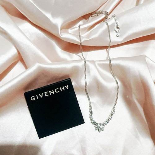 Piccola collana Givenchy cristallo trasparente tono argento $48