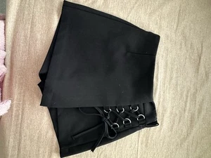 Women’s Shorts - Picture 1 of 3