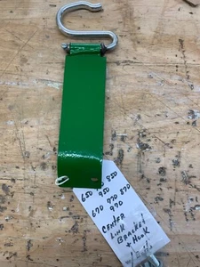 John Deere 650/ 750/ 850/ 950/ 670/ 770/ 870/ 970 Tractor Center Link Bracket - Picture 1 of 2